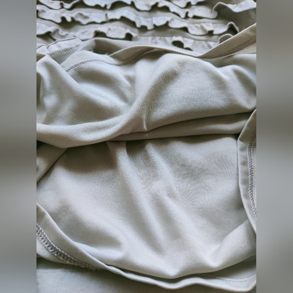 Banana Republic Ruffle Skirt - Picture 5 of 9